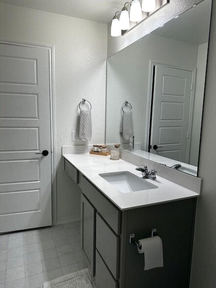 Building Photo - 7311 Gray Catbird Dr