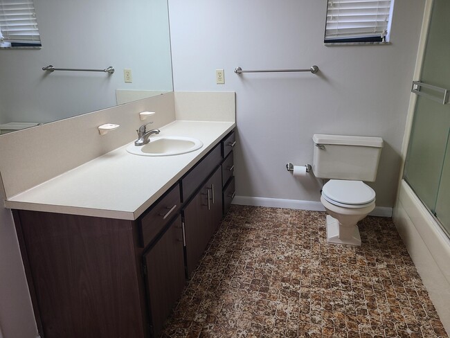 Building Photo - 725 Hibiscus Dr