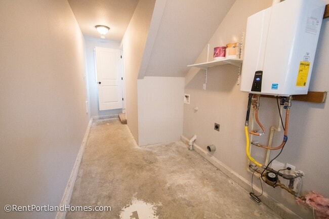 Building Photo - ADS457