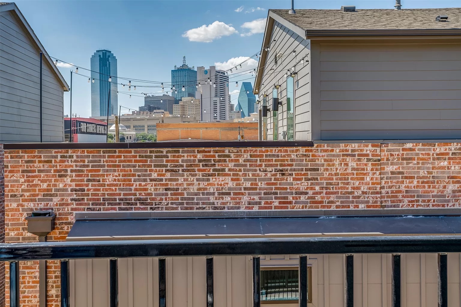 Building Photo - 1552 Cosette Dr