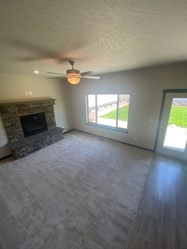Building Photo - SINGLE FAMILY HOME IN THE FOX TAIL SUBDIVISION (APP#148)