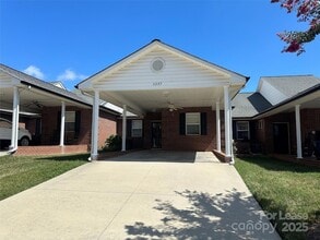 Building Photo - 6277 Alyssum Pl