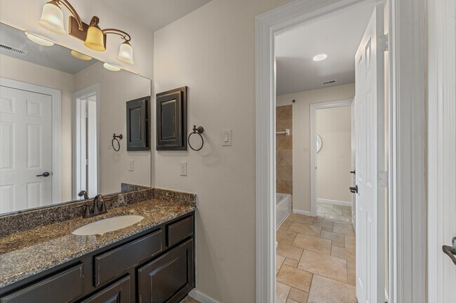 Building Photo - 7 N Beech Springs Cir