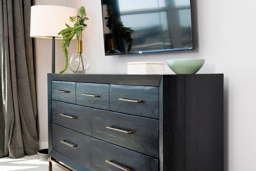 Building Photo - 9 Tower Ln