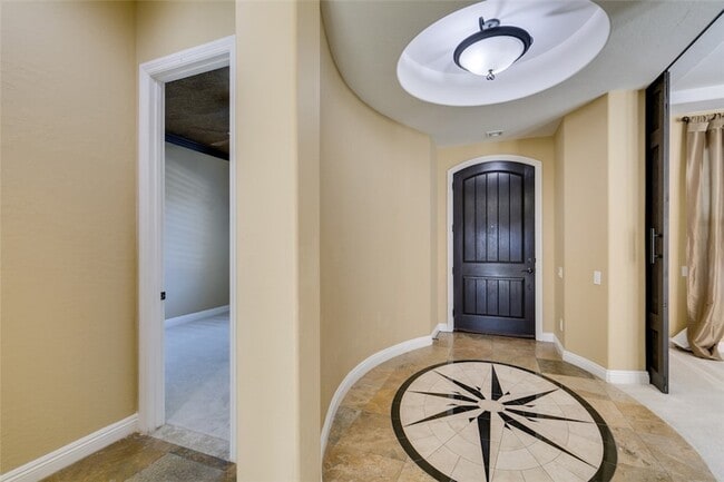 Building Photo - 2713 Cyrano St