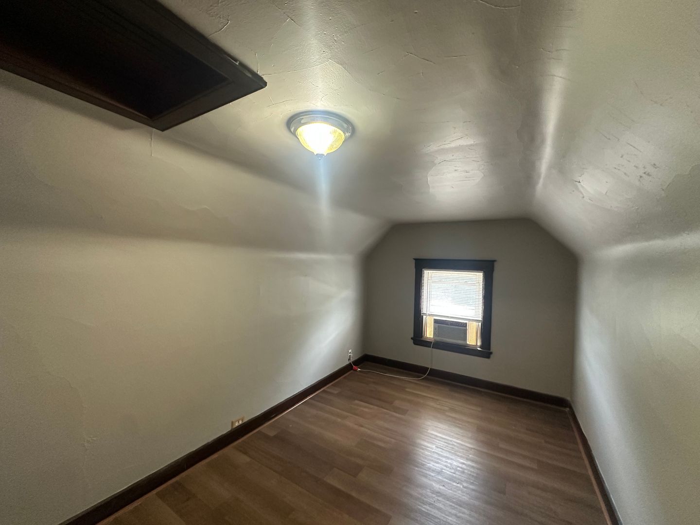 Building Photo - 2322 Ravine St