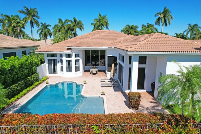 Building Photo - 528 Les Jardin Dr