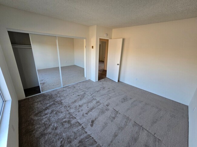 Building Photo - 7474-76 Armstrong Pl
