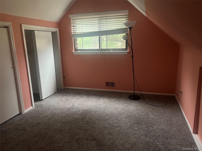 Building Photo - 8 Windmill Ln