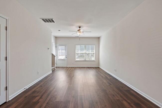 Building Photo - 8104 Logan Dr