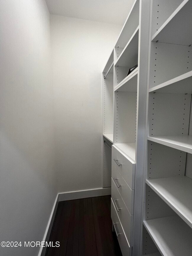 Building Photo - 255 Hollywood Ave