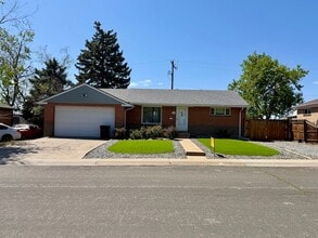 Building Photo - Updated Perlmack Ranch