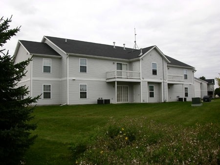 Primary Photo - Churchill Court Apartments