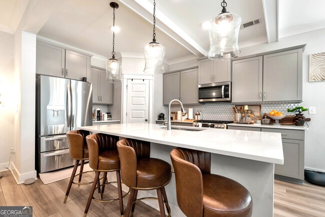 Building Photo - 6968 Manchester Dr