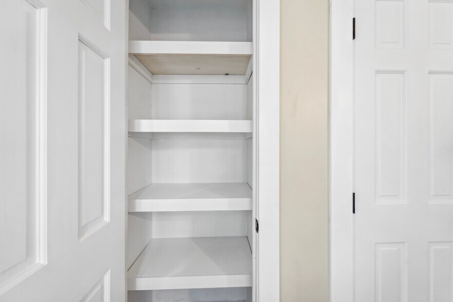 Building Photo - 95 Leroy St