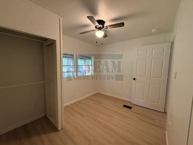 Building Photo - Beautifully updated 2-bedroom, 2-bathroom home