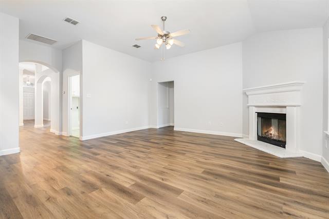 Building Photo - 14716 Lone Spring Dr
