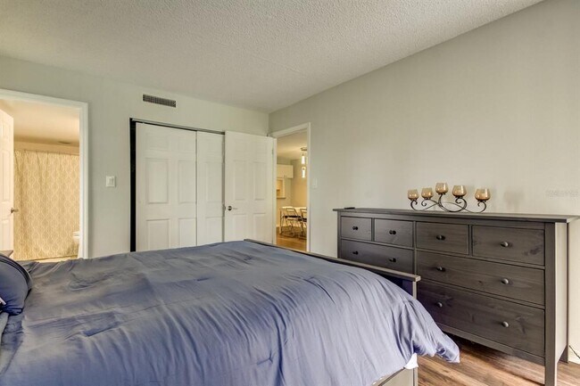 Building Photo - 90 S Highland Ave