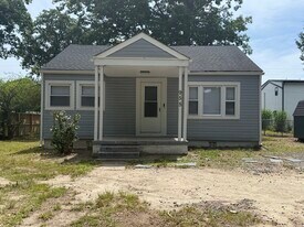 Building Photo - 955 Bradley Ln