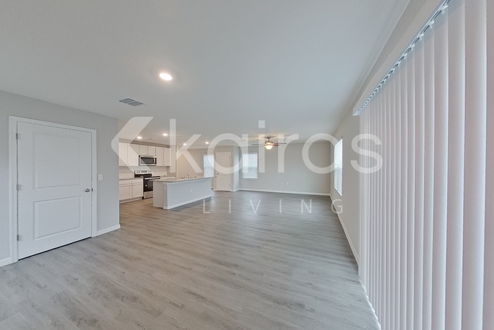 Building Photo - 8579 SW 44th Ct