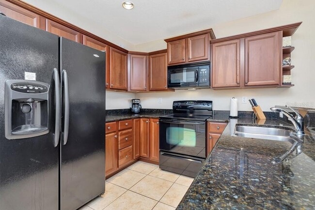 Building Photo - 13941 Clubhouse Dr