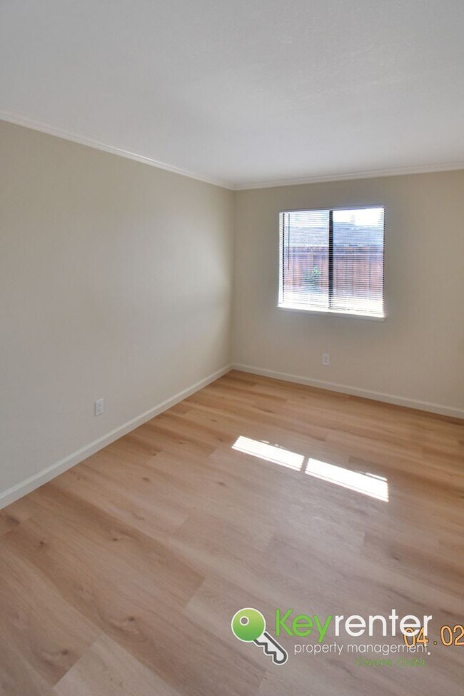 Building Photo - Welcome to Valley Crest Condos!