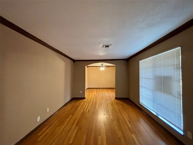 Building Photo - 5631 W Bellfort Ave