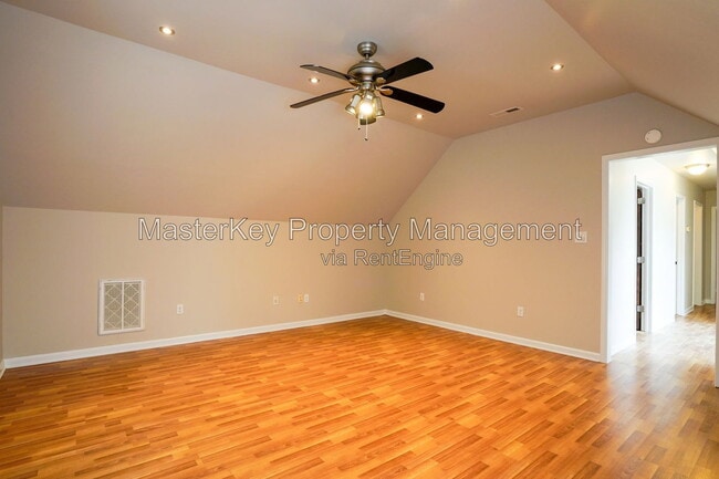 Building Photo - 1008 Knighthood Ln
