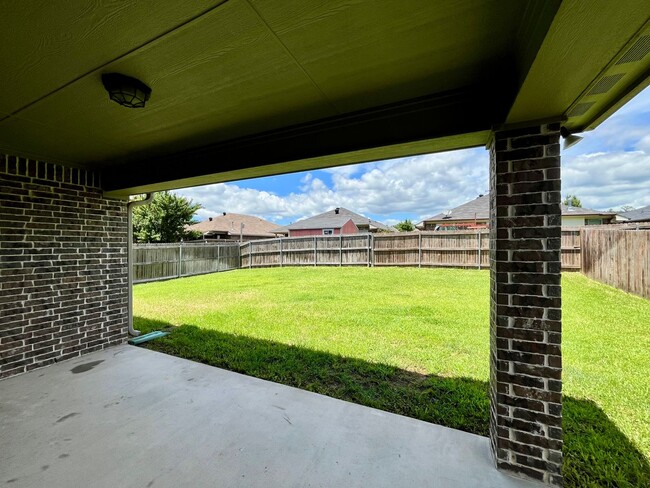 Building Photo - 2520 Meadowglen Ct