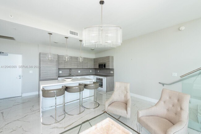 Building Photo - 400 Sunny Isles Blvd