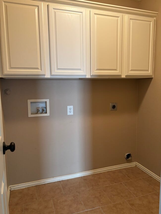 Building Photo - 1806 Rybovich Ln