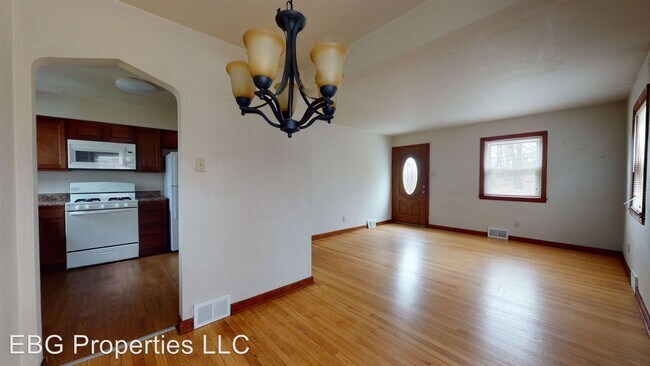 Building Photo - 2 br, 1 bath House - 3377 W Prospect Ave