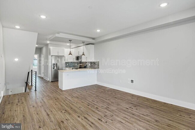 Building Photo - 1904 E York St