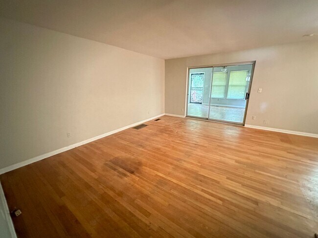 Building Photo - Home for Rent Near Mountain Brook