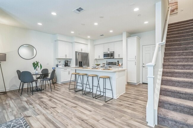 Building Photo - 2018 Barite St