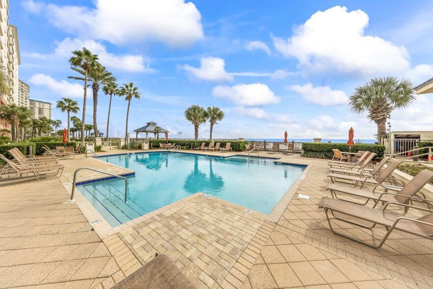 Building Photo - 651 Beach Club Trail