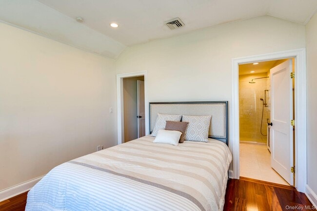 Building Photo - 140 Old Winkle Point Rd