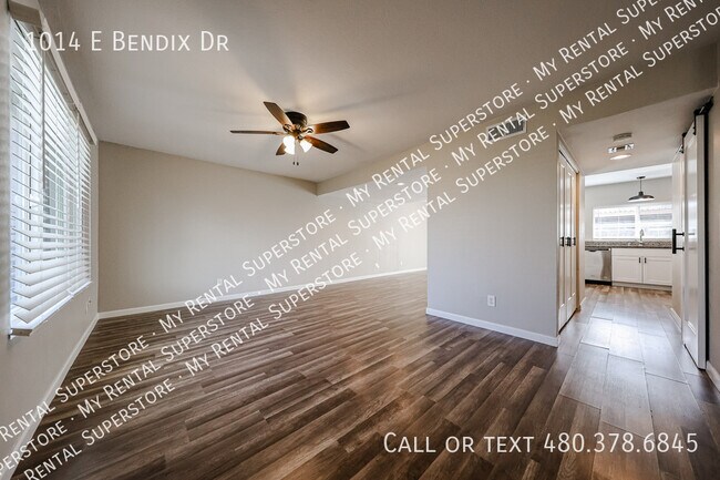 Building Photo - 1014 E Bendix Dr