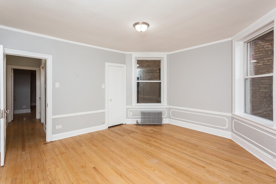 Building Photo - 6149 N Talman Ave