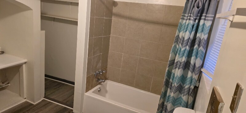 Building Photo - 227 Hummel St