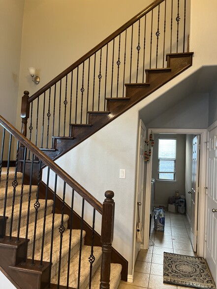 Stairs - 1020 Chickasaw Dr