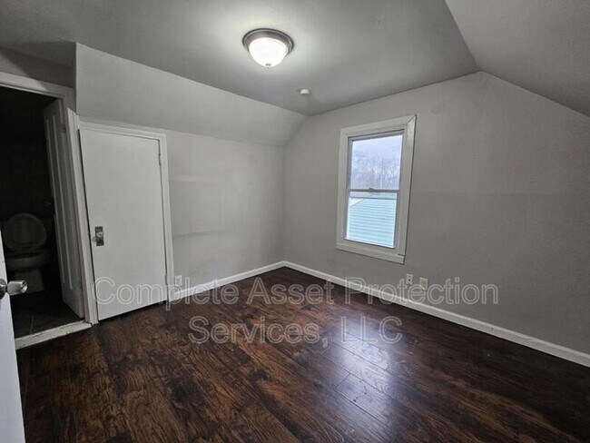 Building Photo - 7209 Catherine St