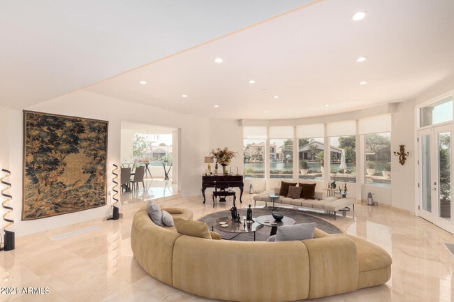 Building Photo - 1502 E Treasure Cove Dr