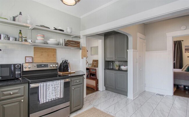 Building Photo - Two Bedroom Home For Rent