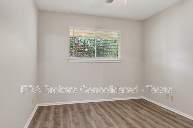 Building Photo - 14301 Brook Hollow Blvd