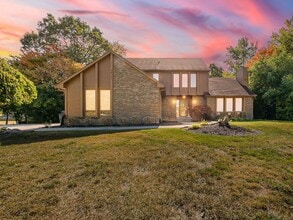 Building Photo - Fully Upgraded 3-Bed Farmington Hills Home!