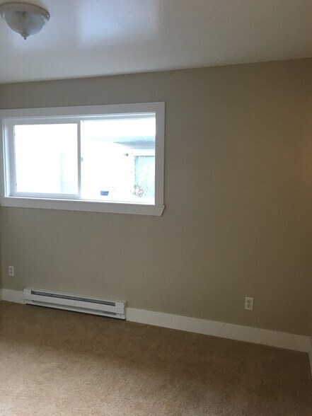 Building Photo - 11758 Greenwood Ave N