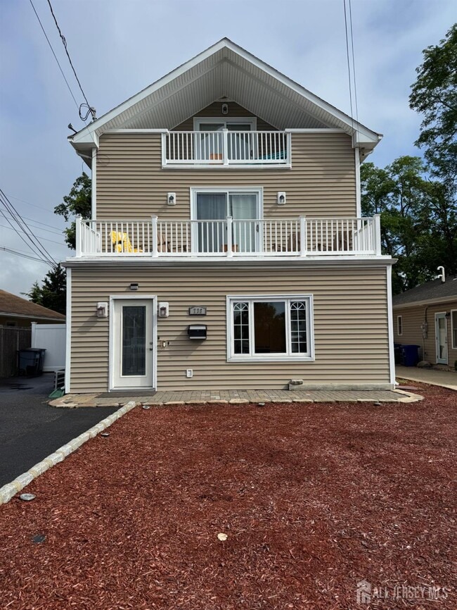 Primary Photo - 738 18th Ave