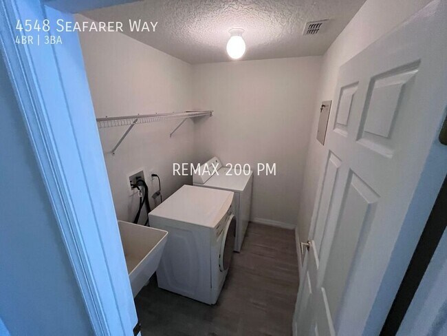 Building Photo - 4548 Seafarer Way