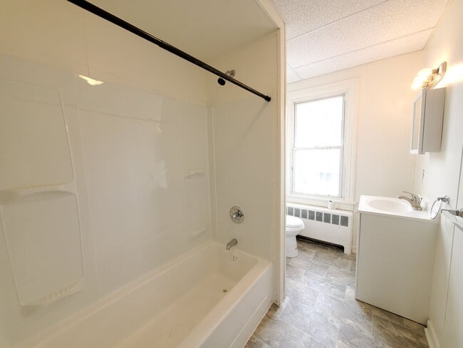 Building Photo - Milton -840